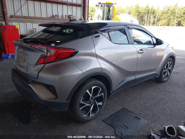 Toyota C-HR XLE 2019 NMTKHMBX1KR087120 Image 4