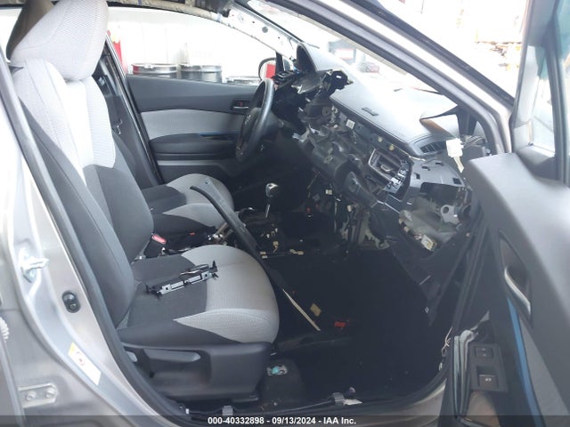 Toyota C-HR XLE 2019 NMTKHMBX1KR087120 Image 5