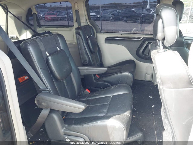 2C4RC1GG1FR590876 Chrysler Town & Country Limited Platinum