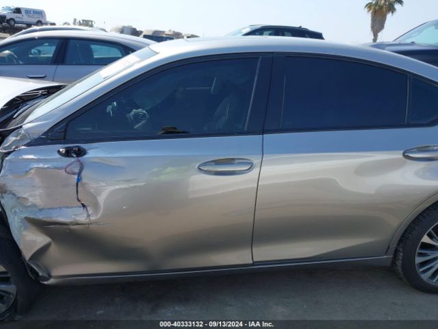 58ADA1C11MU001461 Lexus ES 300H