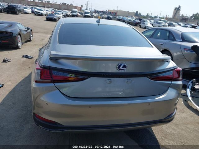 58ADA1C11MU001461 Lexus ES 300H