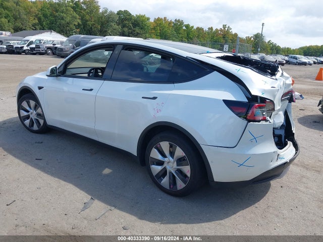 2021 TESLA MODEL Y 5YJYGDEE8MF191541 Photo 2