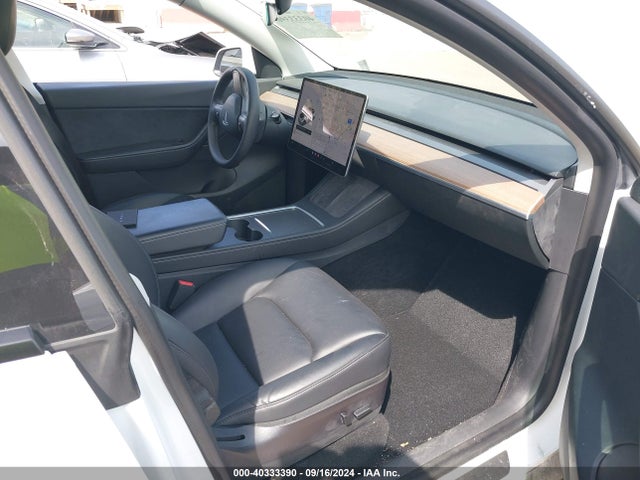 2021 TESLA MODEL Y 5YJYGDEE8MF191541 Photo 4