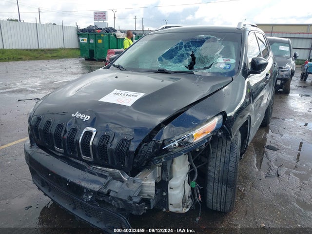 Jeep Cherokee Latitude 2015 1C4PJLCB1FW602230 Image 2