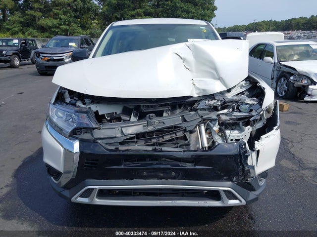 JA4AD2A39KZ055519 Mitsubishi Outlander Es