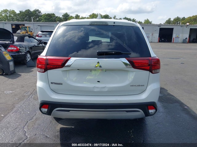 JA4AD2A39KZ055519 Mitsubishi Outlander Es