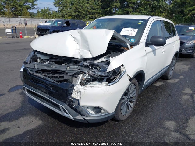 JA4AD2A39KZ055519 Mitsubishi Outlander Es