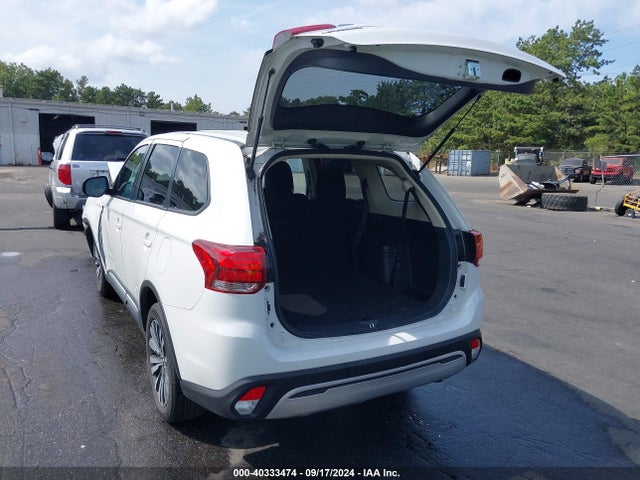 JA4AD2A39KZ055519 Mitsubishi Outlander Es