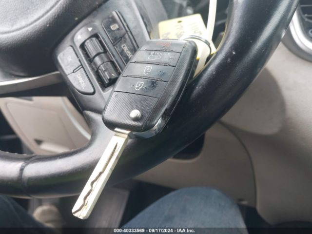 5XYPG4A52HG307607 KIA Sorento 3.3l Lx