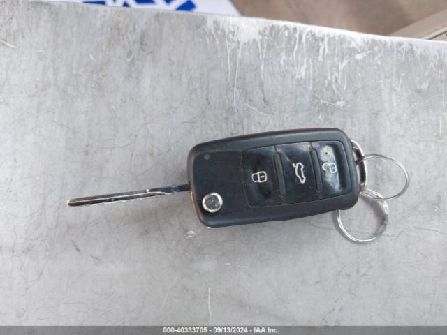 3VW507AT6FM822943 Volkswagen Beetle 1.8t