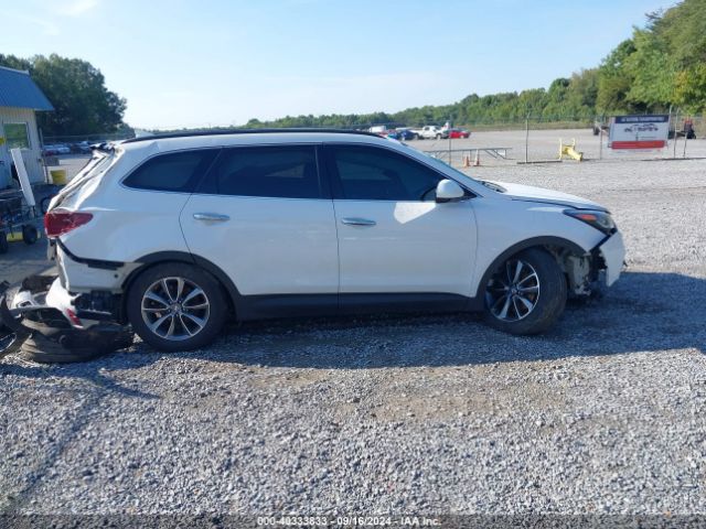 KM8SMDHF0HU224656 Hyundai Santa Fe Se