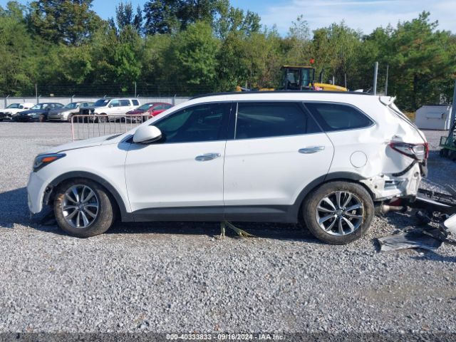 KM8SMDHF0HU224656 Hyundai Santa Fe Se