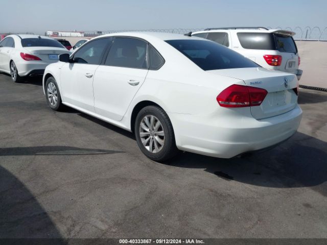 1VWAT7A34FC061515 Volkswagen Passat 1.8t Wolfsburg Edition