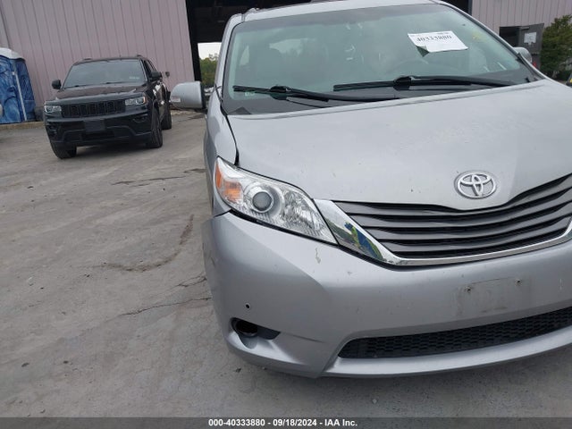 Toyota Sienna Limited 7 Passenger 2014 5TDDK3DC6ES076490 Image 17