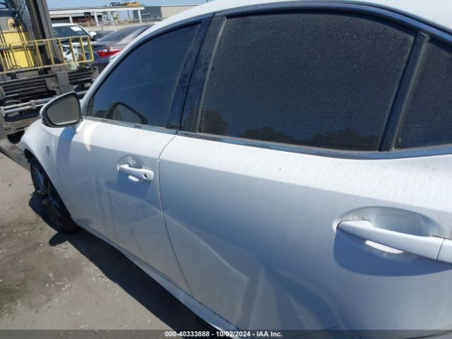 JTHBA1D25G5012017 Lexus IS 200T