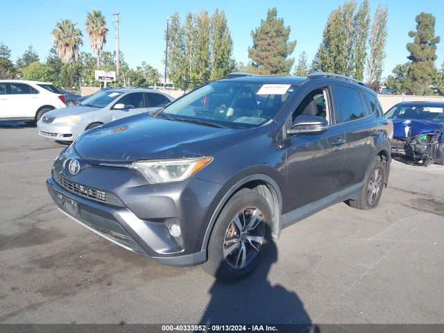 Toyota Rav4 Xle 2016 JTMWFREV5GJ096679 Image 2