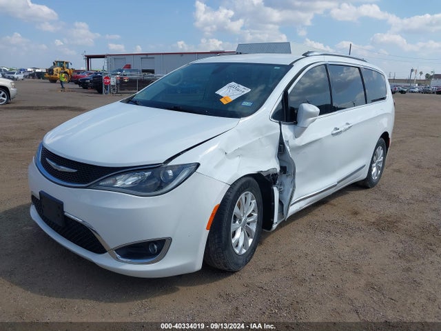 Chrysler Pacifica Touring L 2018 2C4RC1BG1JR120511 Image 2