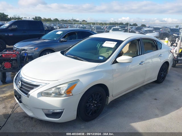 Nissan Altima 2.5 S 2014 1N4AL3AP5EN368957 Image 2