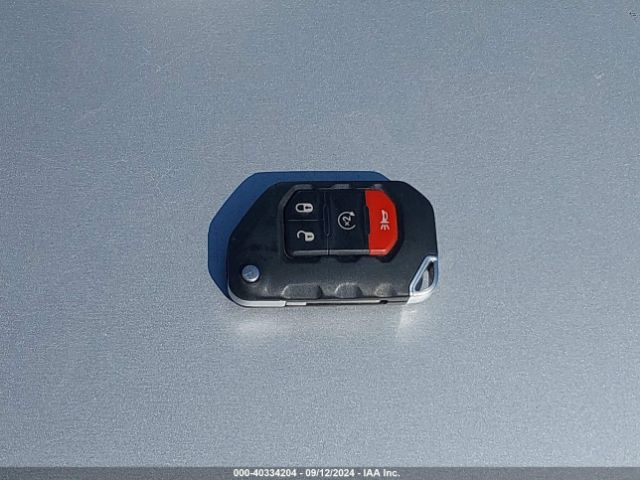 1C4HJXEG5JW130465 Jeep Wrangler Unlimited Sahara
