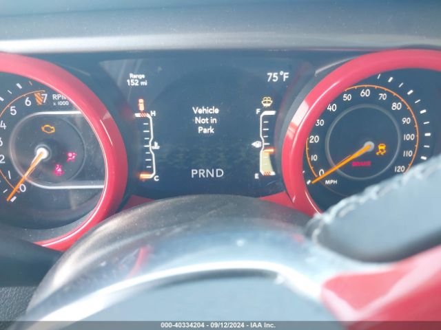 1C4HJXEG5JW130465 Jeep Wrangler Unlimited Sahara