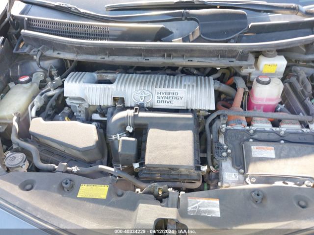 JTDZN3EU6FJ025817 Toyota Prius V Three