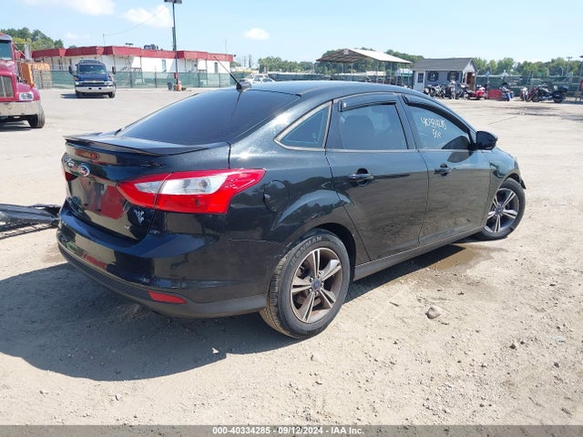 Ford FOCUS SE 2014 1FADP3F26EL418419 Image 4