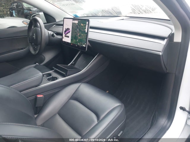 2020 TESLA MODEL Y 5YJYGDEE2LF055808 Photo 4