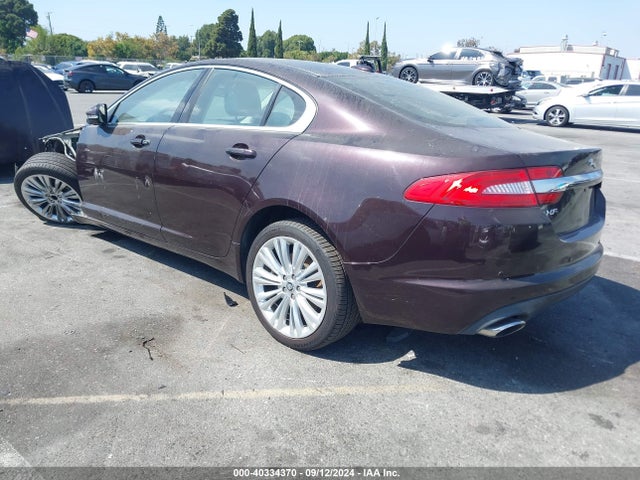 2012 JAGUAR XF SAJWA0HB6CLS50781 Photo 2