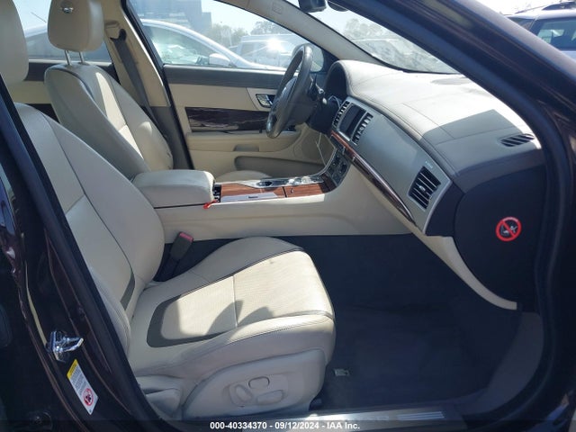 2012 JAGUAR XF SAJWA0HB6CLS50781 Photo 4