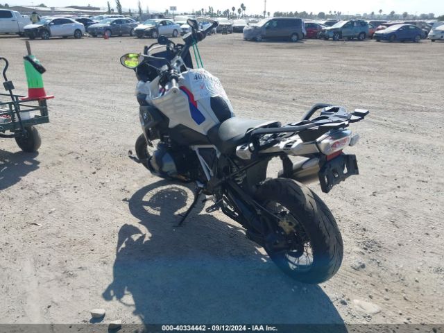2022 BMW R 1250 WB10M0300N6F95954 Photo 2