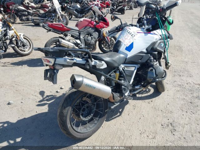 2022 BMW R 1250 WB10M0300N6F95954 Photo 3