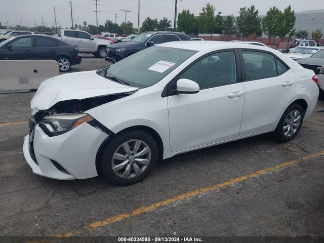 Toyota COROLLA LE 2015 5YFBURHE4FP180373 Image 2