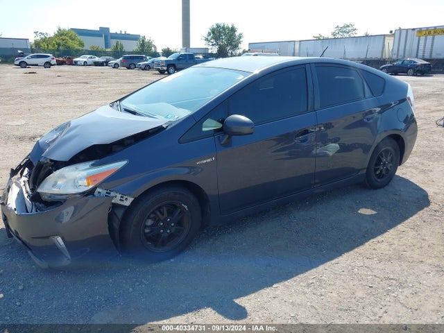 Toyota Prius Three 2015 JTDKN3DU3F1885614 Image 2