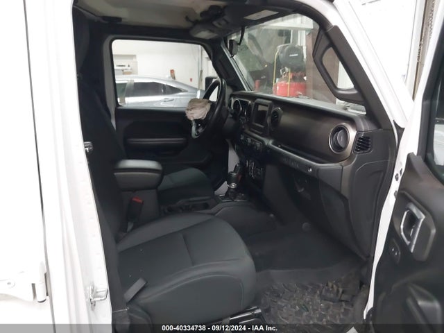 1C4HJXDN0JW306340 Jeep Wrangler Unlimited Sport S 4x4