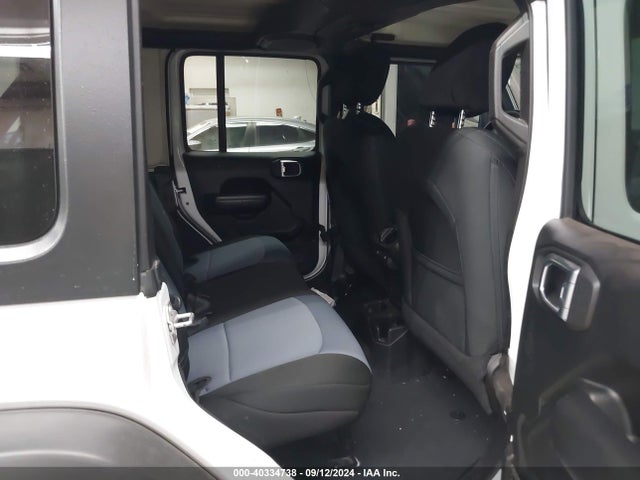 1C4HJXDN0JW306340 Jeep Wrangler Unlimited Sport S 4x4