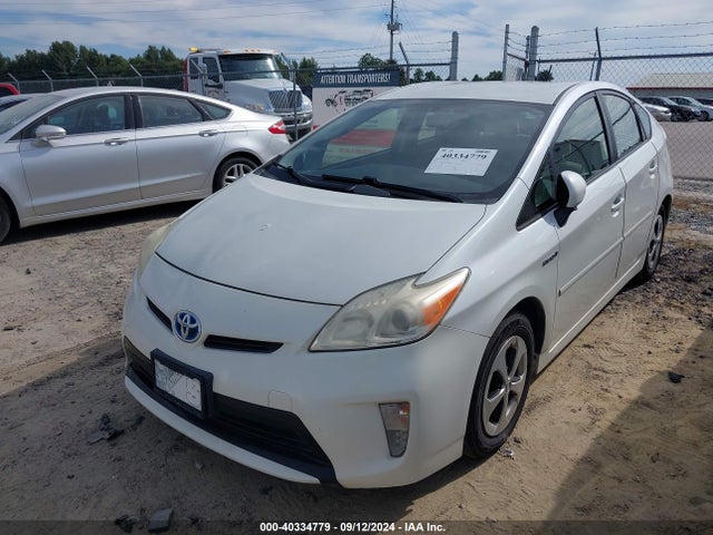 Toyota Prius Two 2014 JTDKN3DU0E1776901 Image 2