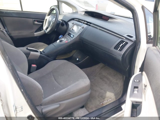 Toyota Prius Two 2014 JTDKN3DU0E1776901 Image 5