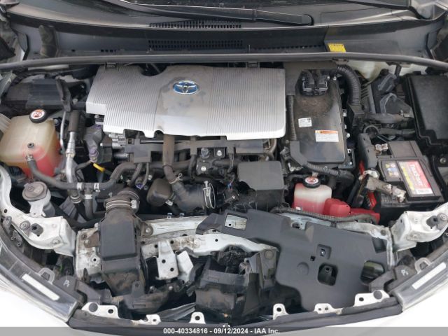 JTDKARFUXJ3062588 Toyota Prius Three Touring