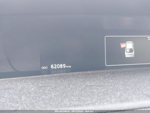 JTDKARFUXJ3062588 Toyota Prius Three Touring