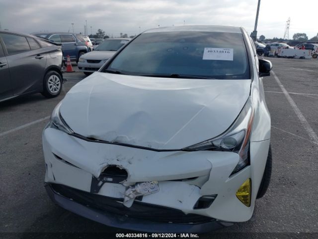 JTDKARFUXJ3062588 Toyota Prius Three Touring