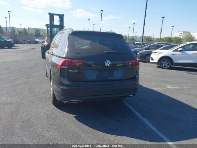 3VV1B7AX2KM090630 Volkswagen Tiguan 2.0t S