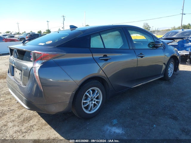 Toyota Prius Three 2018 JTDKARFU2J3546514 Image 4