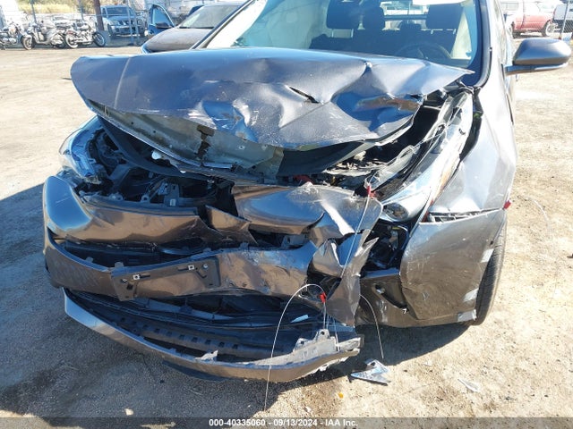 Toyota Prius Three 2018 JTDKARFU2J3546514 Image 6