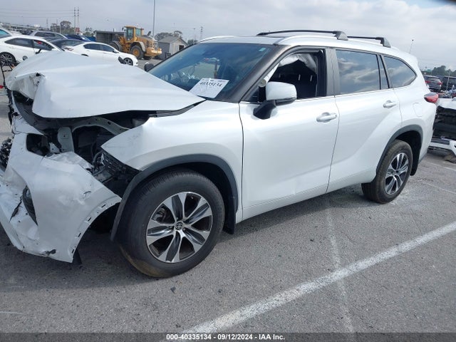 Toyota Highlander Xle 2023 5TDKDRAH9PS005632 Image 2