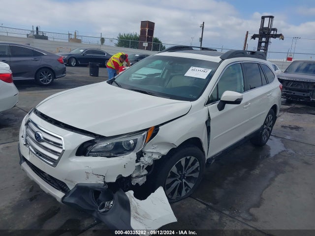 Subaru Outback 2.5i Limited 2015 4S4BSALC8F3209469 Image 2