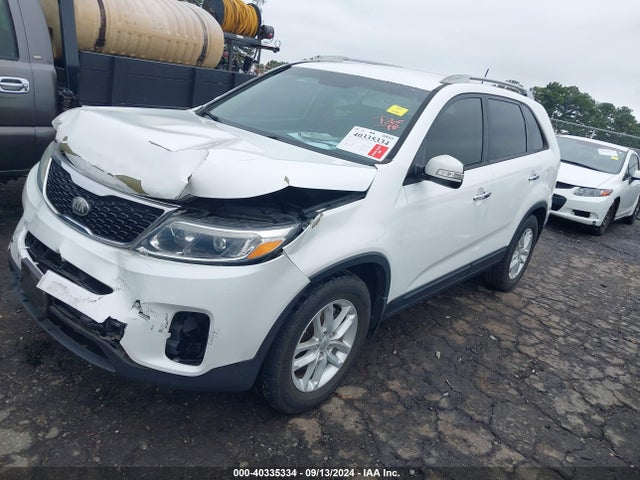 KIA SORENTO LX 2014 5XYKT4A67EG479786 Image 2
