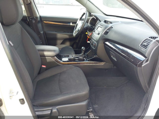 KIA SORENTO LX 2015 5XYKTCA6XFG602945 Image 5