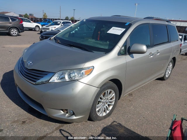 Toyota Sienna Xle 8 Passenger 2015 5TDYK3DC4FS598022 Image 2