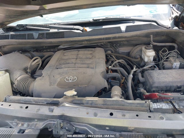 5TFDW5F17EX400391 Toyota Tundra Sr5 5.7l V8