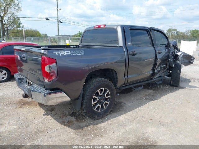 5TFDW5F17EX400391 Toyota Tundra Sr5 5.7l V8